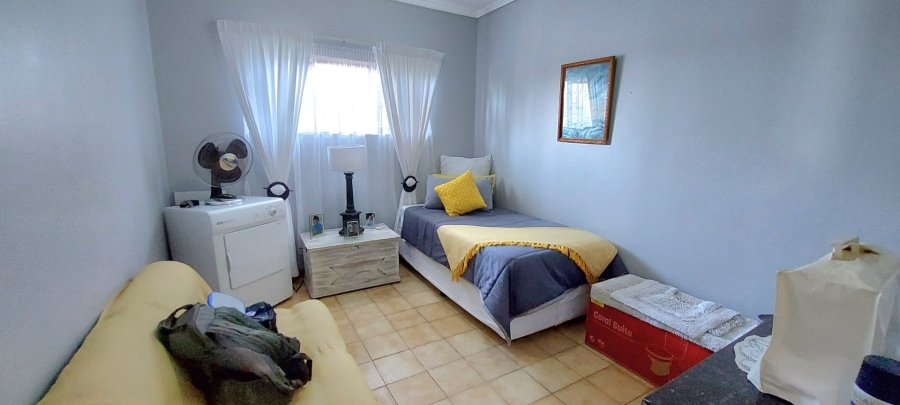 5 Bedroom Property for Sale in Sunrise On Sea Eastern Cape